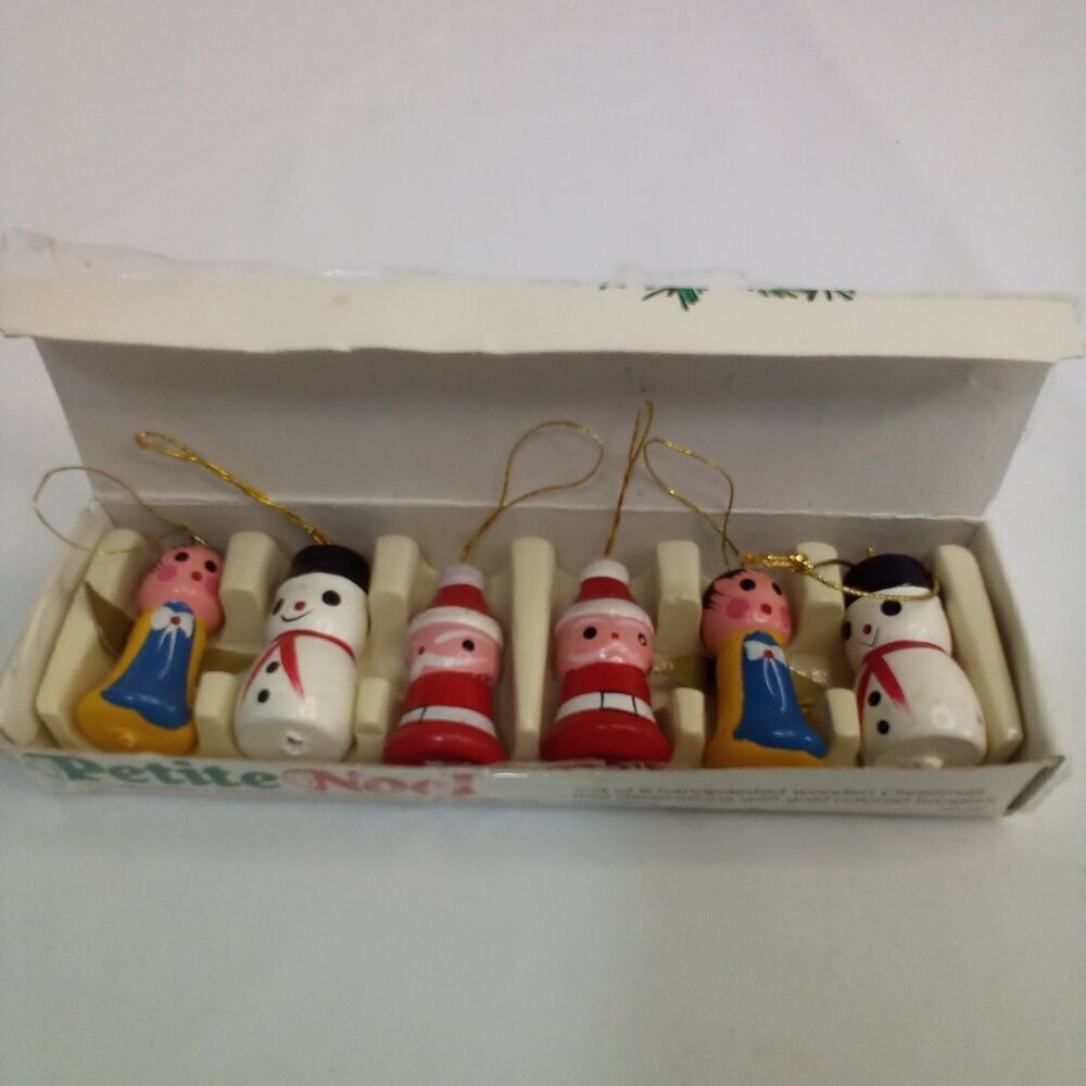 Vintage 1980 Taiwan Handpainted Wood Christmas Decoration Petite Noel 6 Ornament